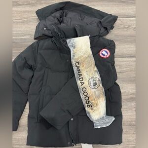 Canada Goose Kids Puffer Jacket with Fur Trim - Black